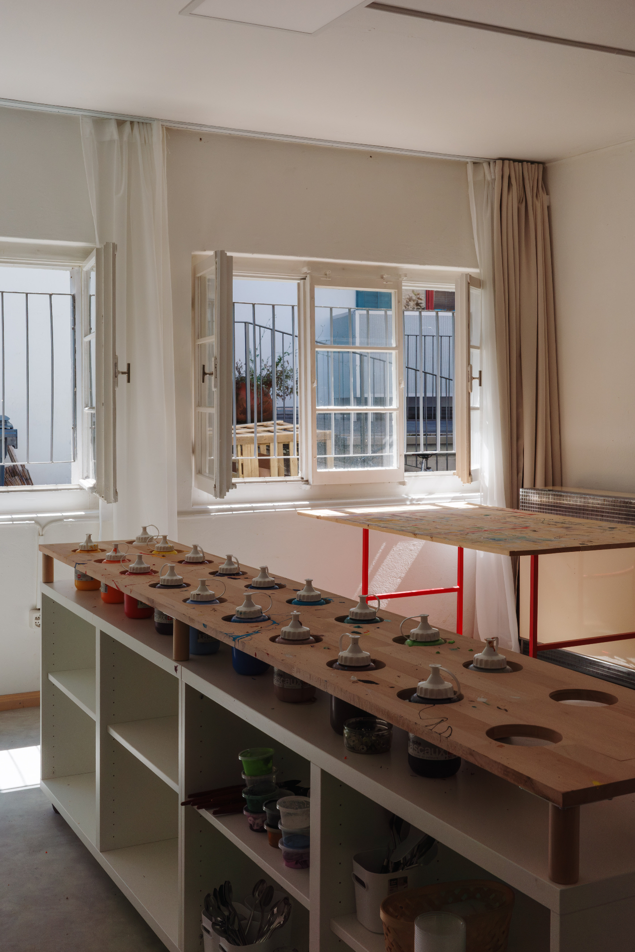 Einblick in den Malprozess im Atelier am Meierhofplatz 1
